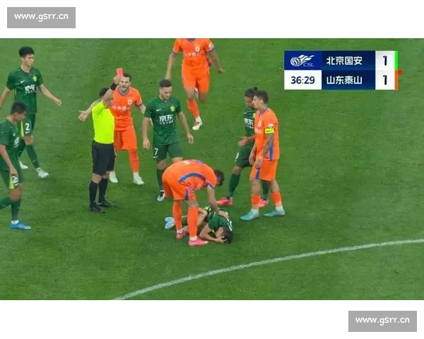 谢晖阳飞铲门将染黄 无锡门神姜何神扑助球队 2-0 取胜